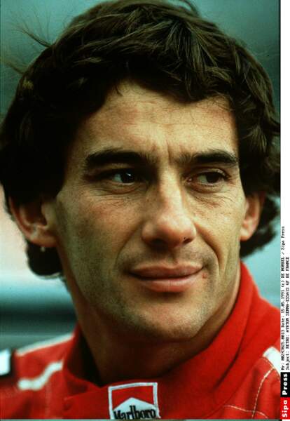 Né à Sao Paulo en 1960, Ayrton Senna reste une légende du sport automobile