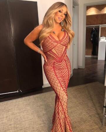 On termine avec du sexy : Mariah Carey a opté pour une robe moulante pour son show à Las Vegas. 