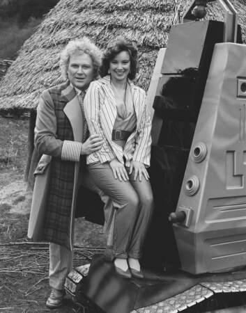 Colin Baker (1984-1986), le 6ème Doctor Who, viré par la BBC car impopulaire. Ici avec Nicola Bryant (Peri Brown)