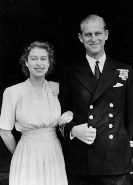 La princesse Elisabeth annonce ses fiançailles avec le prince Philippe de Grèce le 10 Juillet 1947