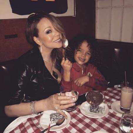 Trop de love : Mariah Carey et son fils Morrocan avaient très envie de chocolat. 
