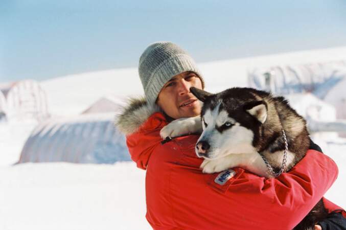 ANTARTICA, PRISONNIERS DU FROID (2005) : Paul Walker sauvé par ses fidèles huskies