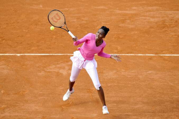 Venus Williams aurait peut-être dû abandonner son pyjama... Elle a été éliminée par Urszula Radwanska.