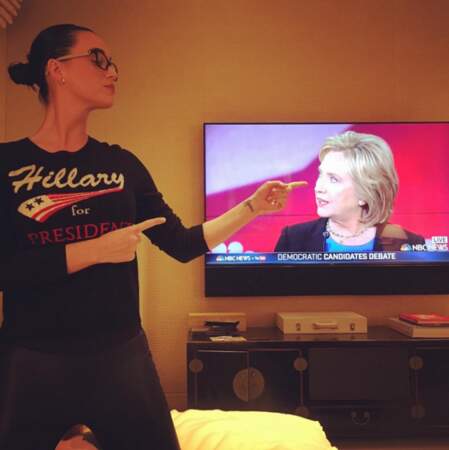 Katy Perry est toujours dans la Team Hillary pour les primaires et les présidentielles américaines. 
