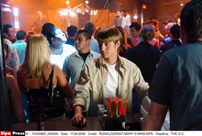 En 2003, Ben McKenzie décroche le rôle principal de Ryan Atwood dans la série Newport Beach