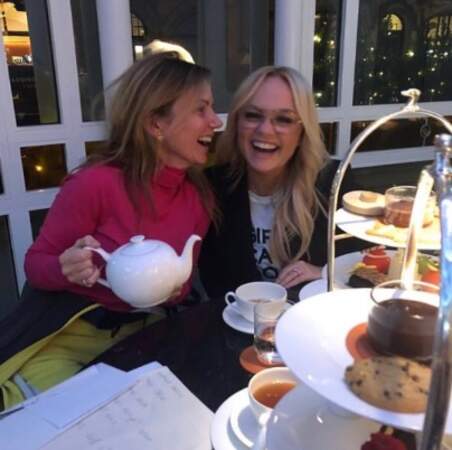 Tea time entre Spice Girls pour Geri Halliwell et Emma Bunton. 