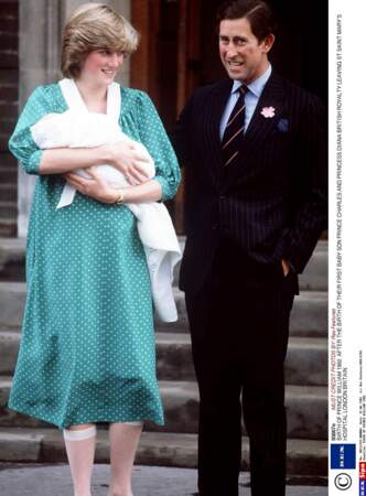Le 21 juin 1982, Charles et Diana accueillent William