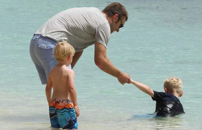 Rickie Lambert profite des plages de la Barbade avec ses petits garçons
