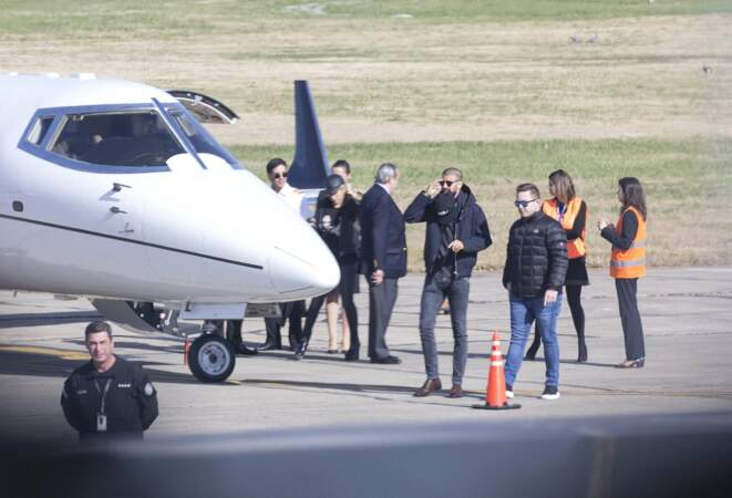 Parmi les invités figuraient Gerard Pique et Shakira, ici à leur arrivée à l'aéroport de Rosario