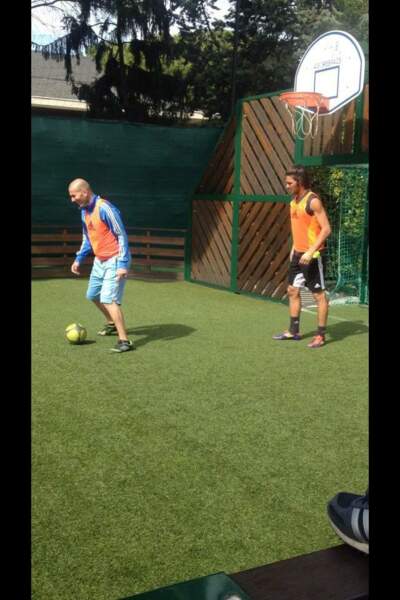 Thomas de Secret Story 6 s'essaye au foot avec Zidane