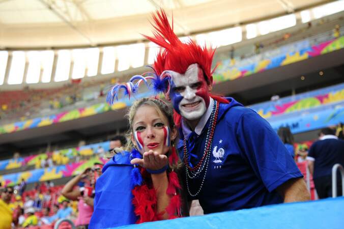Pratique, après le match de la France, ces supporters enchaînent sur le carnaval de Rio