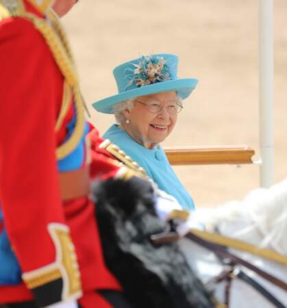 Sa majesté la reine Elizabeth II, tout sourire