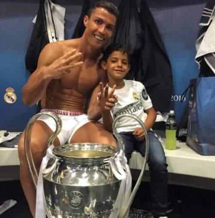 Cristiano Ronaldo a partagé la victoire du Real Madrid samedi avec son fils Cristiano Ronaldo Jr. 