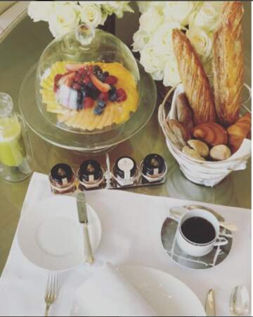 De son côté, depuis son arrivée à Cannes, Eva Longoria profite de la gastronomie française