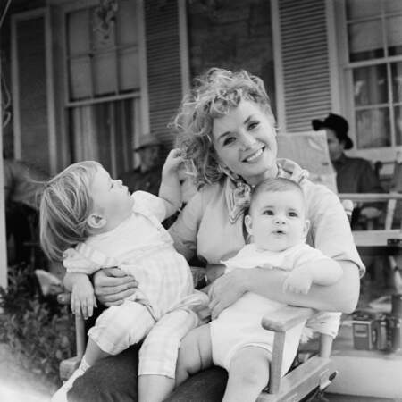 Après sa séparation, Debbie Reynolds a dû élever seule ses deux enfants