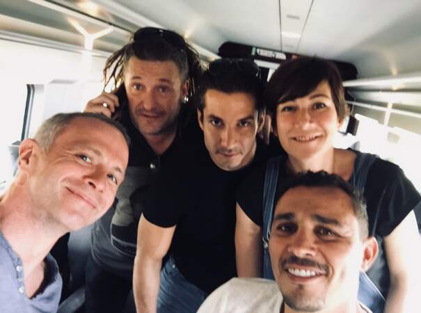 Samuel Etienne, Olivier Delacroix, Jérémy Ferrari, Virginie Hocq et Brahim Asloum dans le train pour La Rochelle