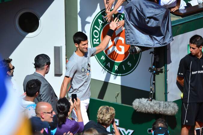 Novak Djokovic arrive en rock star