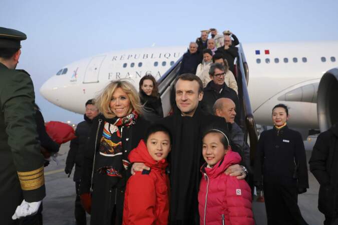 À leur arrivée à Pékin, les Macron ont pu constater l'étendue de leur popularité
