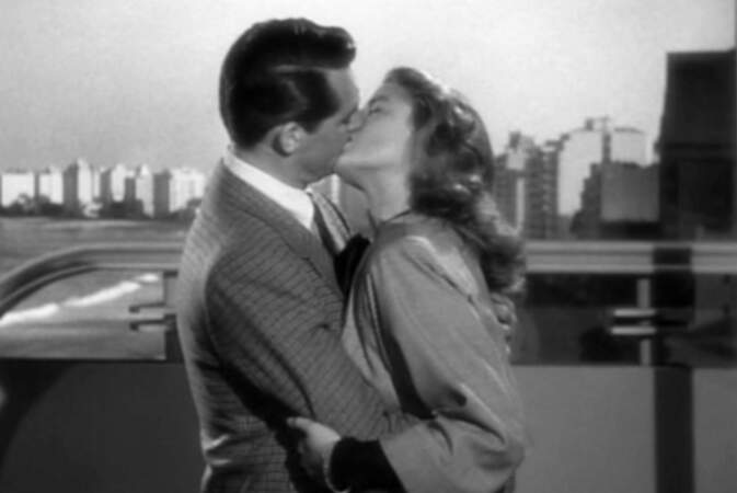 Les Enchainés (1946) - Le baiser qui dure