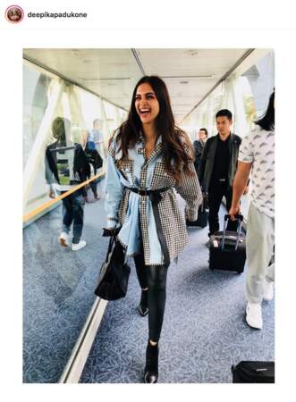 La star de Bollywood Deepika Padukone a documenté son arrivée à Cannes…
