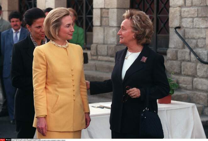 12 mai 1998, elle reçoit la First Lady américaine Hillary Clinton en Corrèze !
