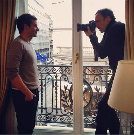 Instant "inception" avec Nikos Aliagas qui prend en photo Bradley Cooper