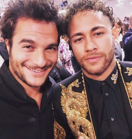 Quelques rencontres de stars : Amir et Neymar. 