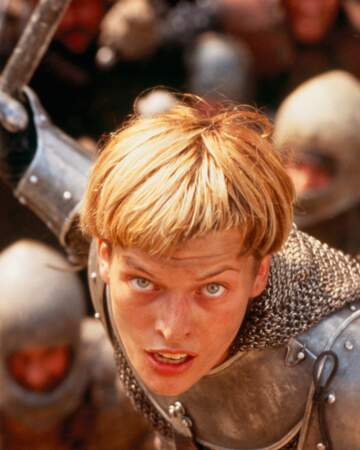 Milla Jovovich dans le rôle de Jeanne d'Arc