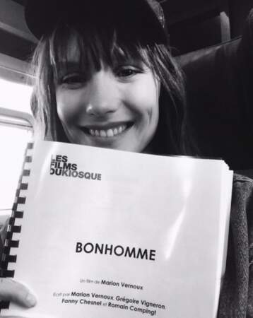La comédienne est fière de nous présenter le script de son prochain film, Bonhomme