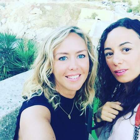 Enora a aussi partagé des vacances avec son amie Janane Boudili, ex-chroniqueuse de Comment ça va bien ?