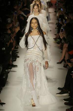 Egérie Givenchy, la mannequin Lea T défile aussi pour d'autres maisons