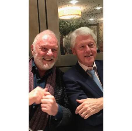 Et ce cher Anthony Hopkins était trop ravi d'aller au resto avec son copain Bill Clinton ! 