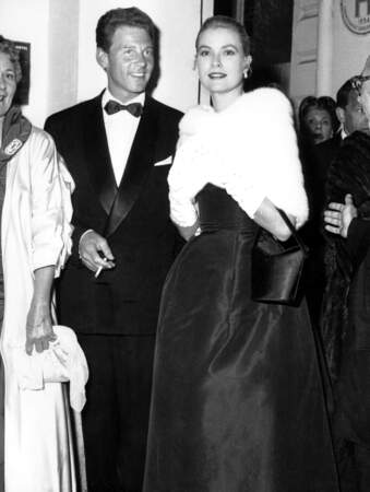 L'acteur Jean Pierre Aumont et Grace Kelly, toujours actrice mais pas pour longtemps ici en 1955