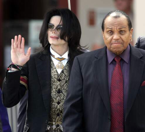 Michael Jackson et son père Joe Jackson, lui aussi chanteur. 