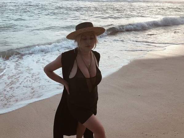 Sur Instagram, Hayley Hasselhoff n'hésite pas à dévoiler ses courbes 