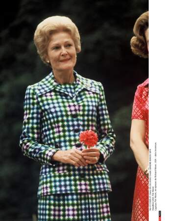 Pat Nixon (1969/1974) est la première First Lady à énormément voyager à travers le pays et le monde
