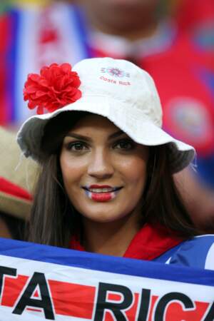 En revanche, cette jolie brune peut garder le sourire : le Costa Rica rejoint les quarts de finale !
