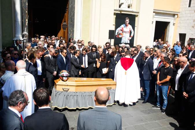 Les proches de Jules Bianchi réunis autour du cercueil