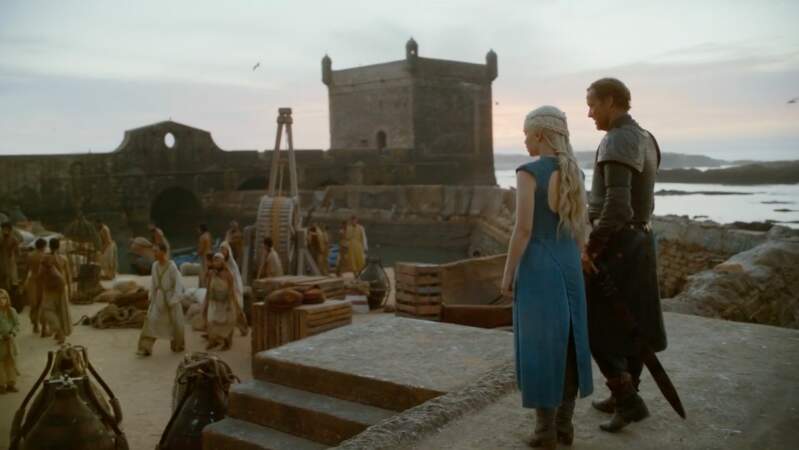 Dans la saison 3, Daenerys débarque à Astapor et en repart avec l'armée des Immaculés
