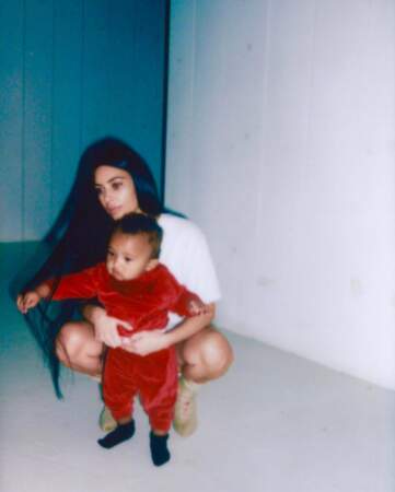 Chou : Kim Kardashian et son fils Saint. 