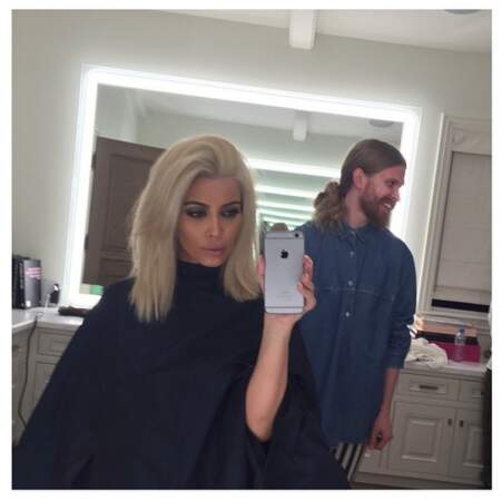 Alerte au blond platine ! Kim Kardashian est à Paris...