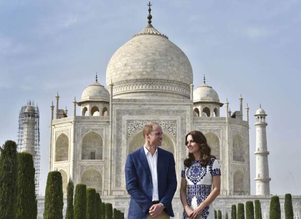 Puis ils visitent le Taj Mahal, temple de l'amour éternel