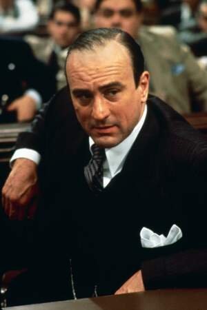 Robert De Niro a pris quinze kilos pour interpréter le gangster balafré Al Capone dans Les incorruptibles (1987).
