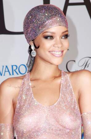 Rihanna a de très très jolis... yeux, n'est-ce pas ?