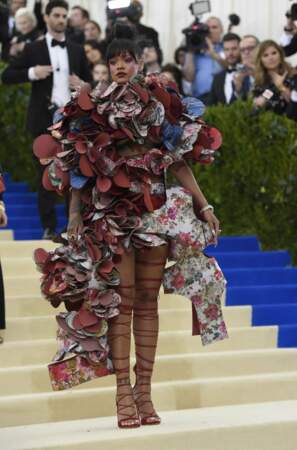 Rihanna : palme de la tenue la plus WTF.
