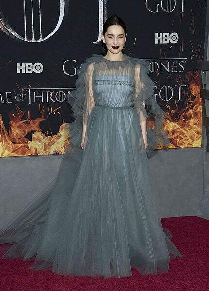 La reine des Dragons, Daenerys, est venue sans ses dragons, mais avec une somptueuse robe 