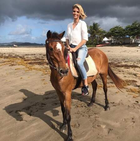 Pendant ce temps-là, Sylvie Tellier faisait du cheval en Martinique. 
