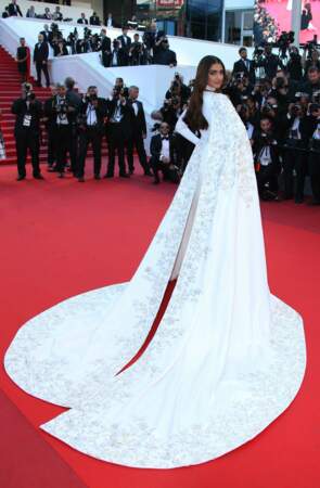 Et l'actrice Sonam Kapoor une superbe robe blanche