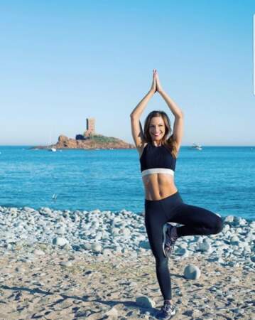 Elle est notamment professeur de pilates, méthode d'entraînement physique entre le yoga et la gym