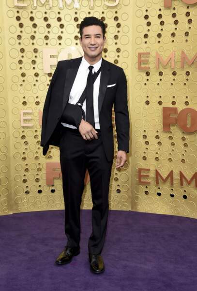 Même blessé, il était hors de question pour Mario Lopez (Sauvés par le gong) de rater les Emmy Awards